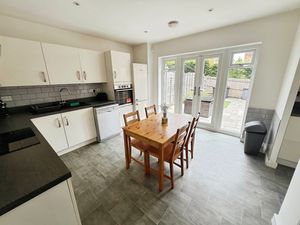 Kitchen- click for photo gallery